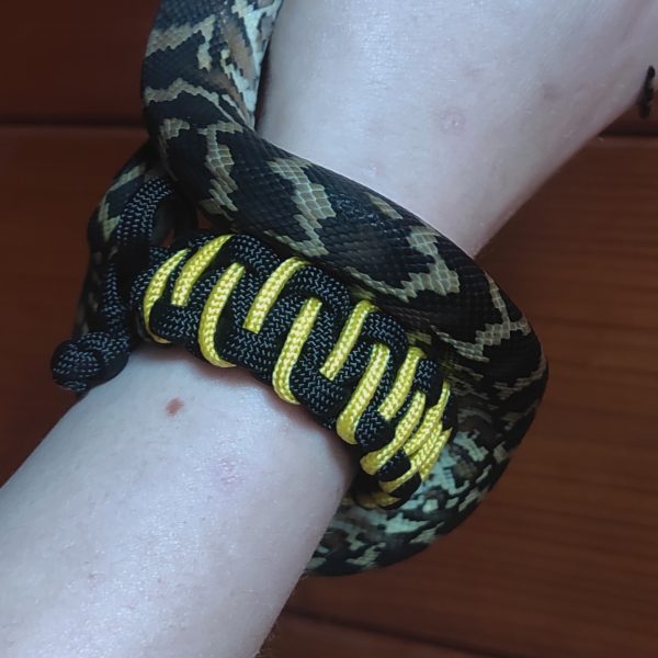 Náramek zig zag - paracord Posouvací